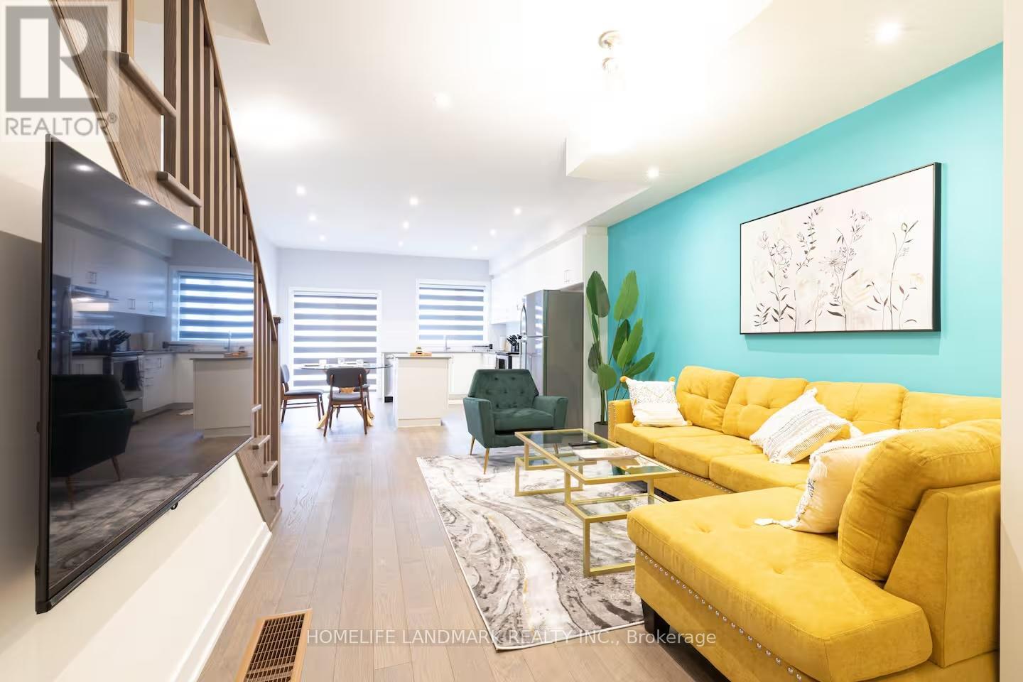 27 William Duncan Road, Toronto, Ontario  M3K 0C7 - Photo 2 - W12520058