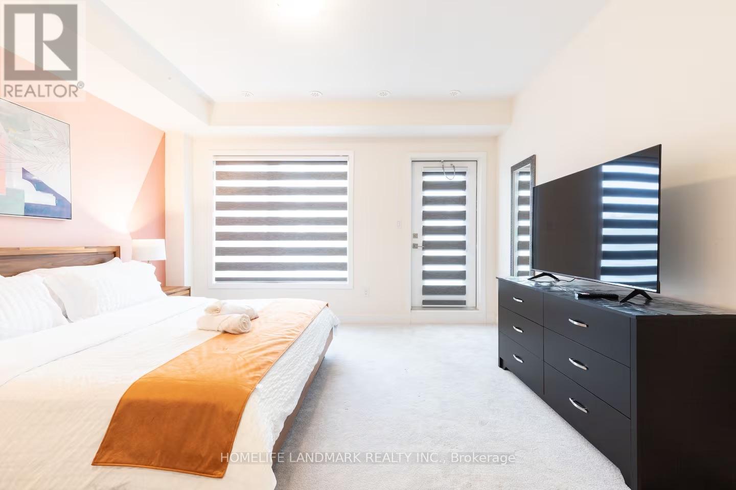 27 William Duncan Road, Toronto, Ontario  M3K 0C7 - Photo 21 - W12520058