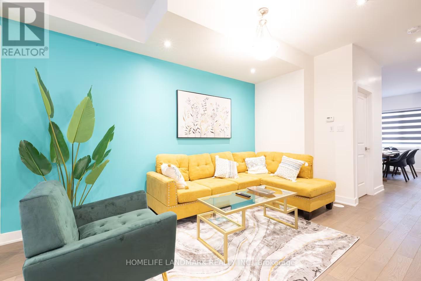 27 William Duncan Road, Toronto, Ontario  M3K 0C7 - Photo 3 - W12520058