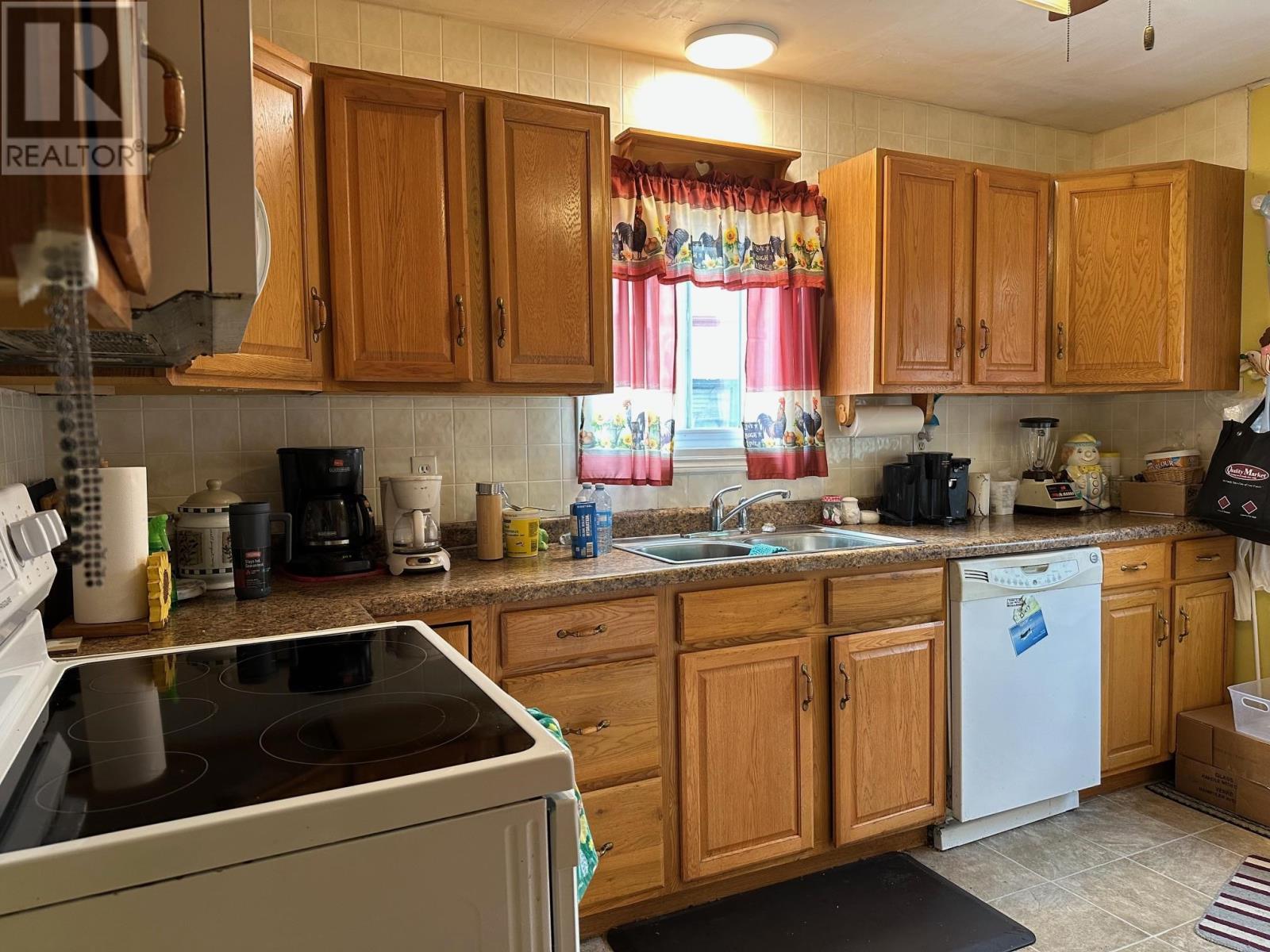 10 Elizabeth Ave, Terrace Bay, Ontario  P0T 2W0 - Photo 6 - TB252397