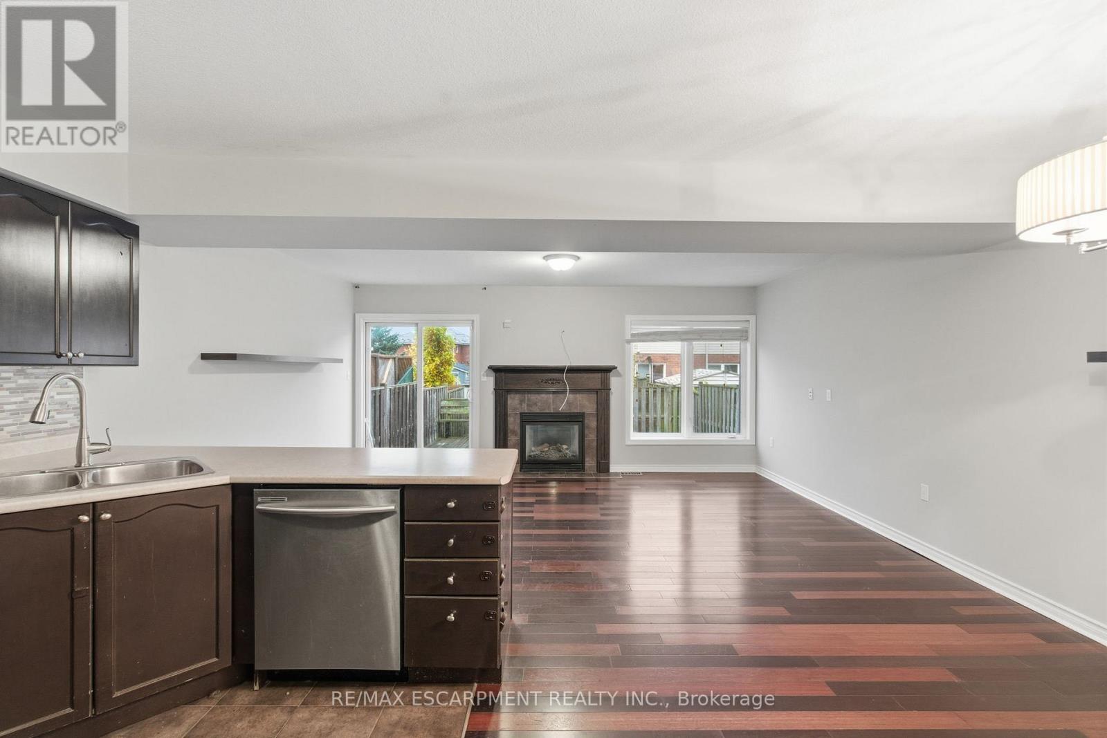 19 Blue Mountain Drive, Hamilton, Ontario L0R 1P0 - Photo 16 - X12520016