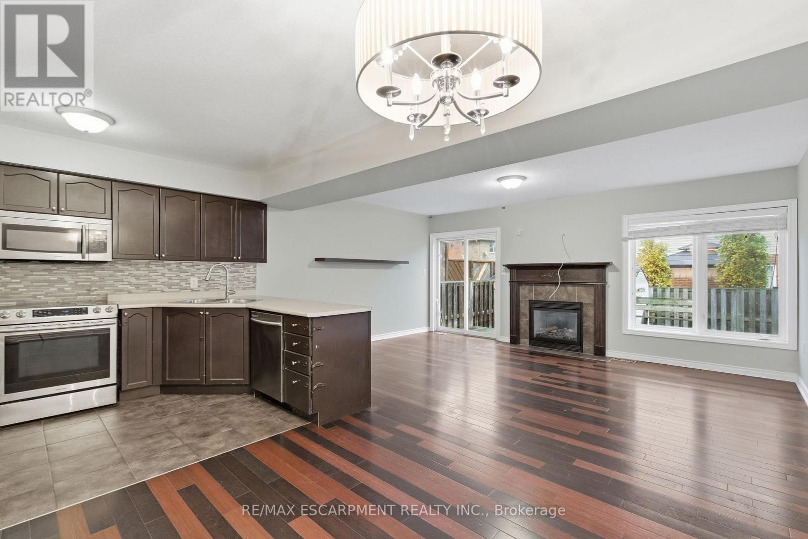 19 Blue Mountain Drive, Hamilton, Ontario L0R 1P0 - Photo 17 - X12520016