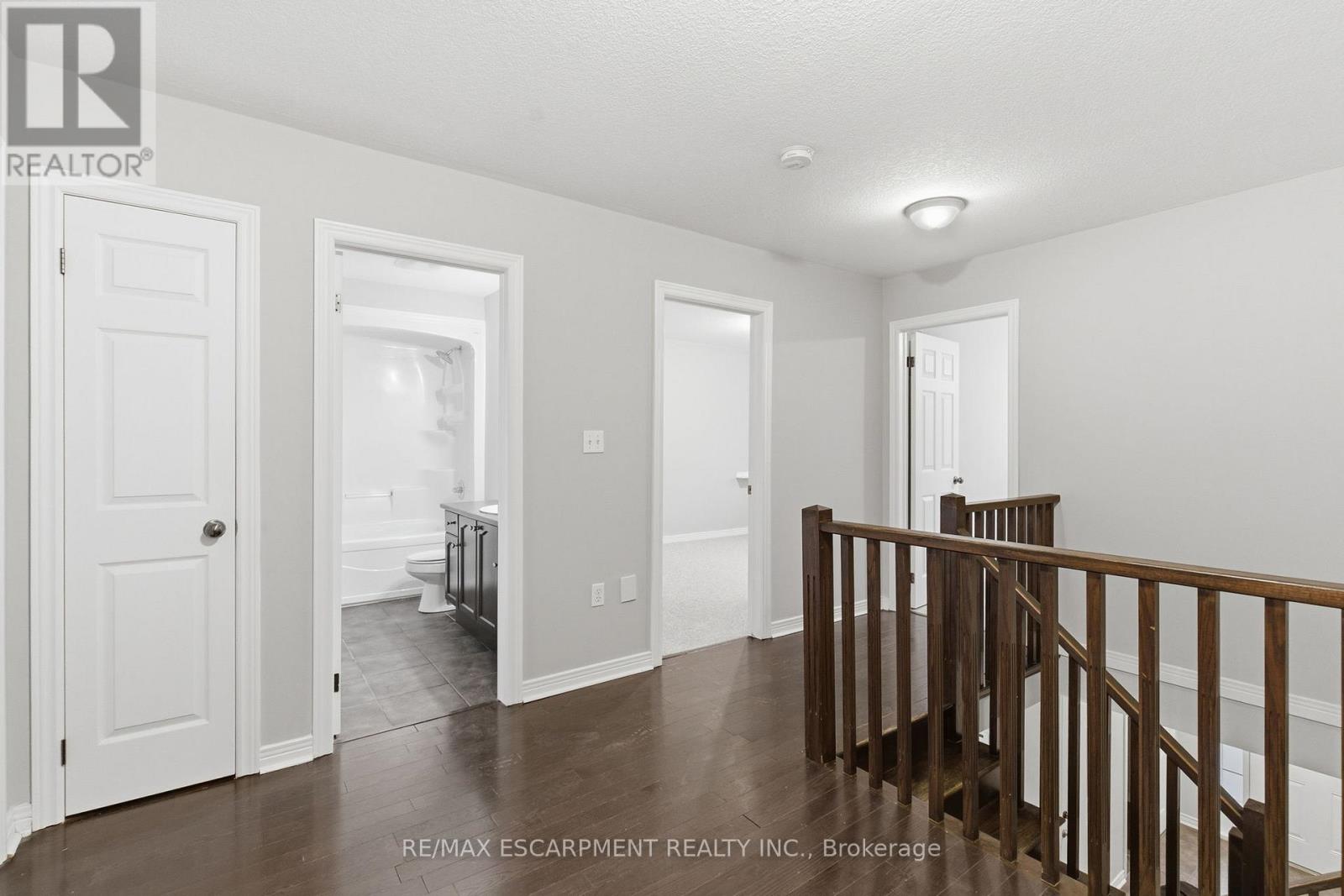 19 Blue Mountain Drive, Hamilton, Ontario L0R 1P0 - Photo 24 - X12520016