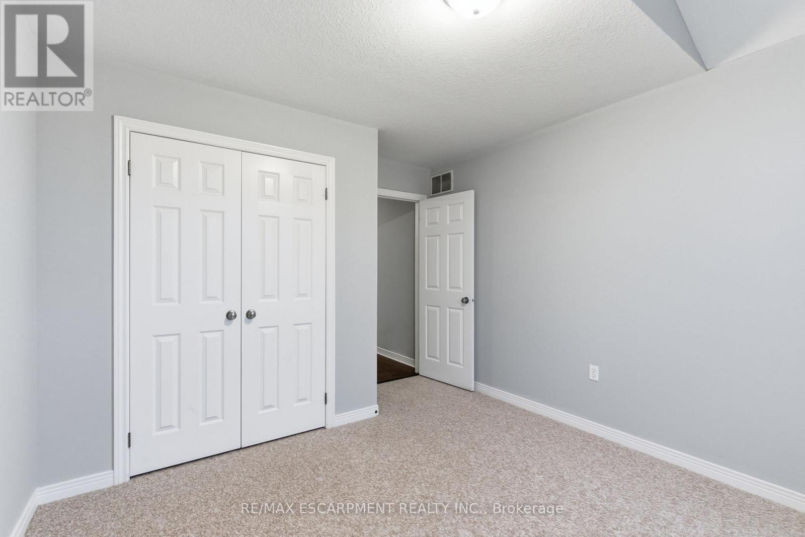 19 Blue Mountain Drive, Hamilton, Ontario L0R 1P0 - Photo 27 - X12520016