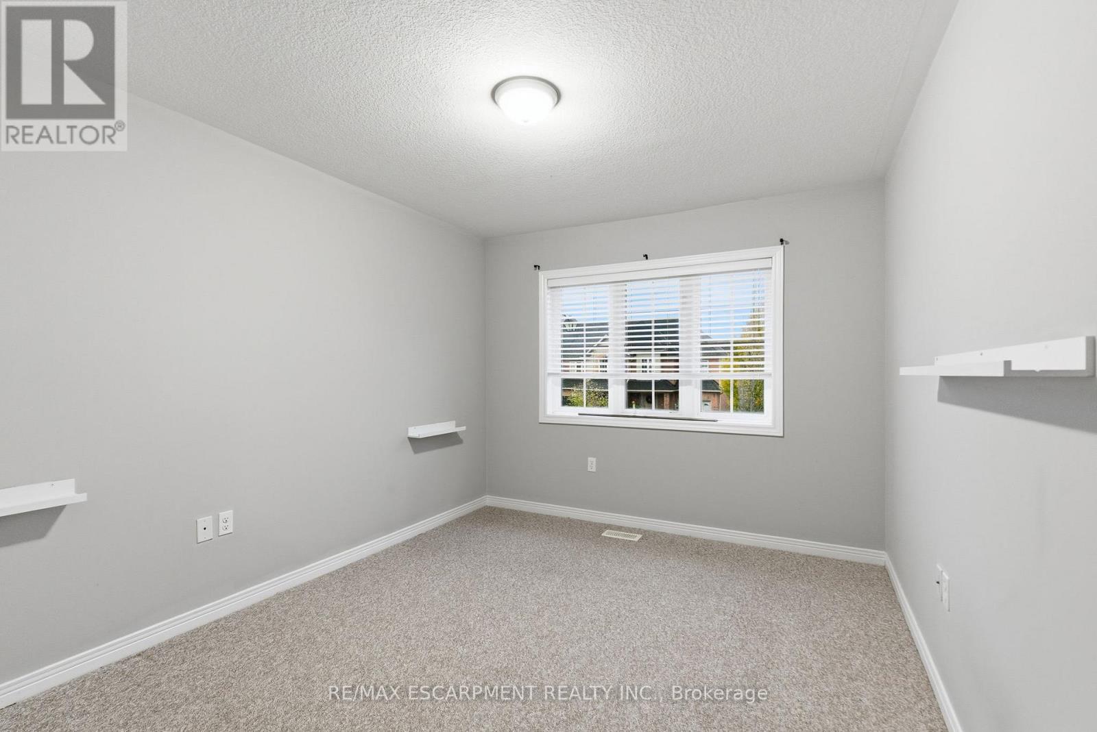 19 Blue Mountain Drive, Hamilton, Ontario L0R 1P0 - Photo 28 - X12520016