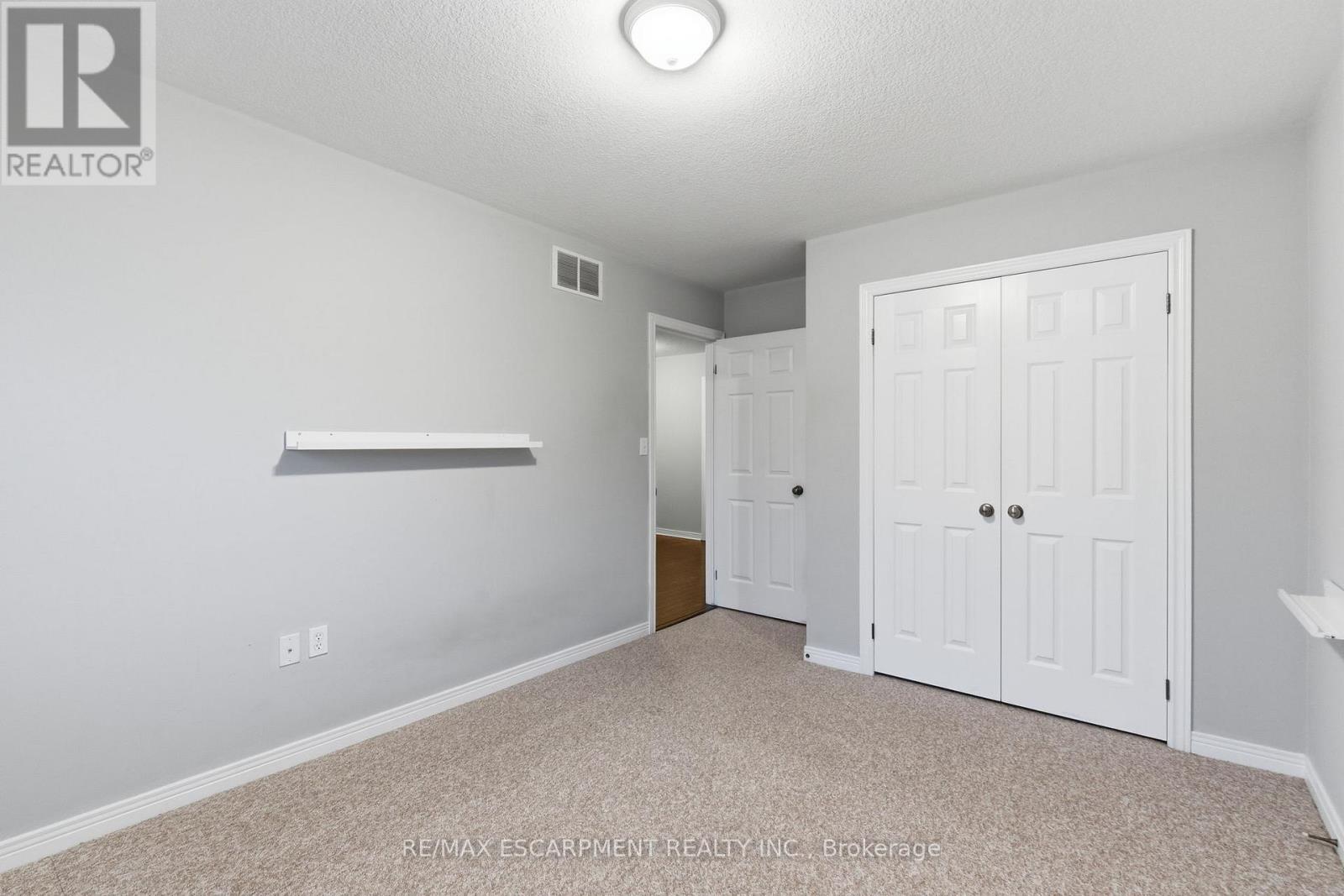 19 Blue Mountain Drive, Hamilton, Ontario L0R 1P0 - Photo 29 - X12520016