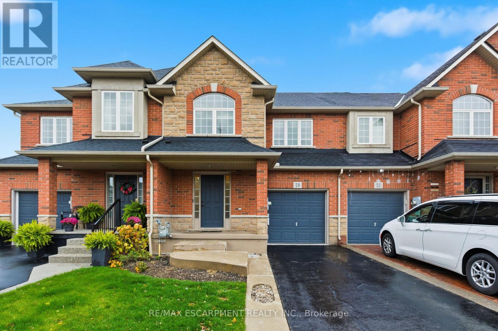 19 Blue Mountain Drive, Hamilton, Ontario L0R 1P0 - Photo 47 - X12520016
