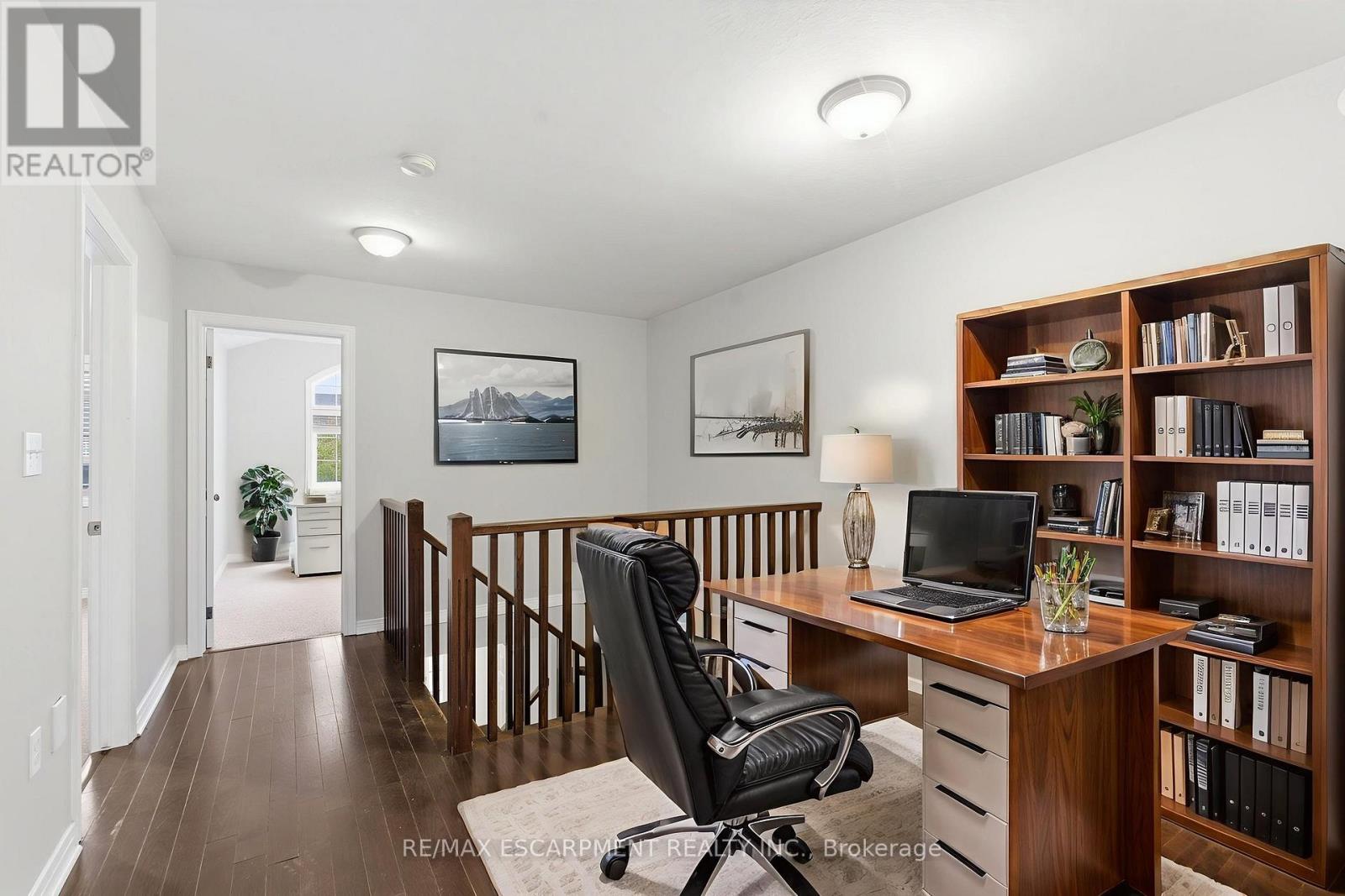 19 Blue Mountain Drive, Hamilton, Ontario L0R 1P0 - Photo 5 - X12520016