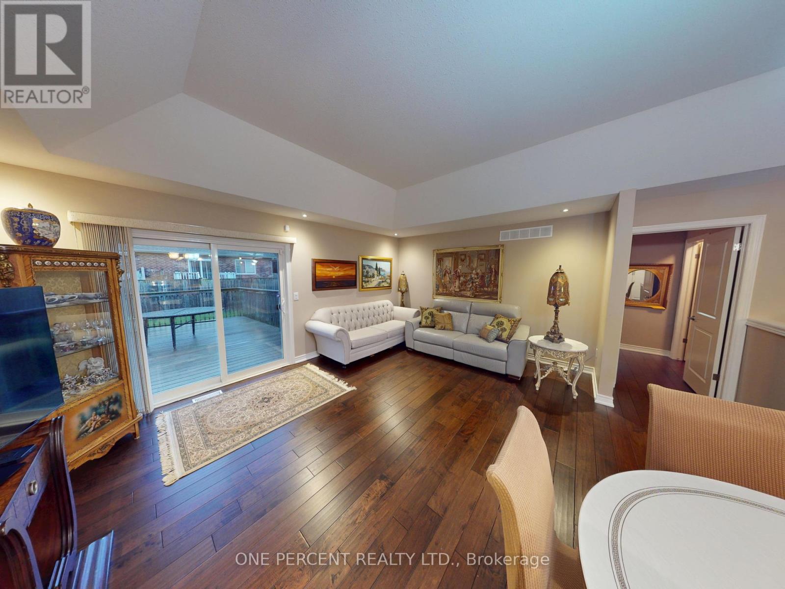 125 Clare Avenue, Welland, Ontario L3C 0B7 - Photo 4 - X12520020