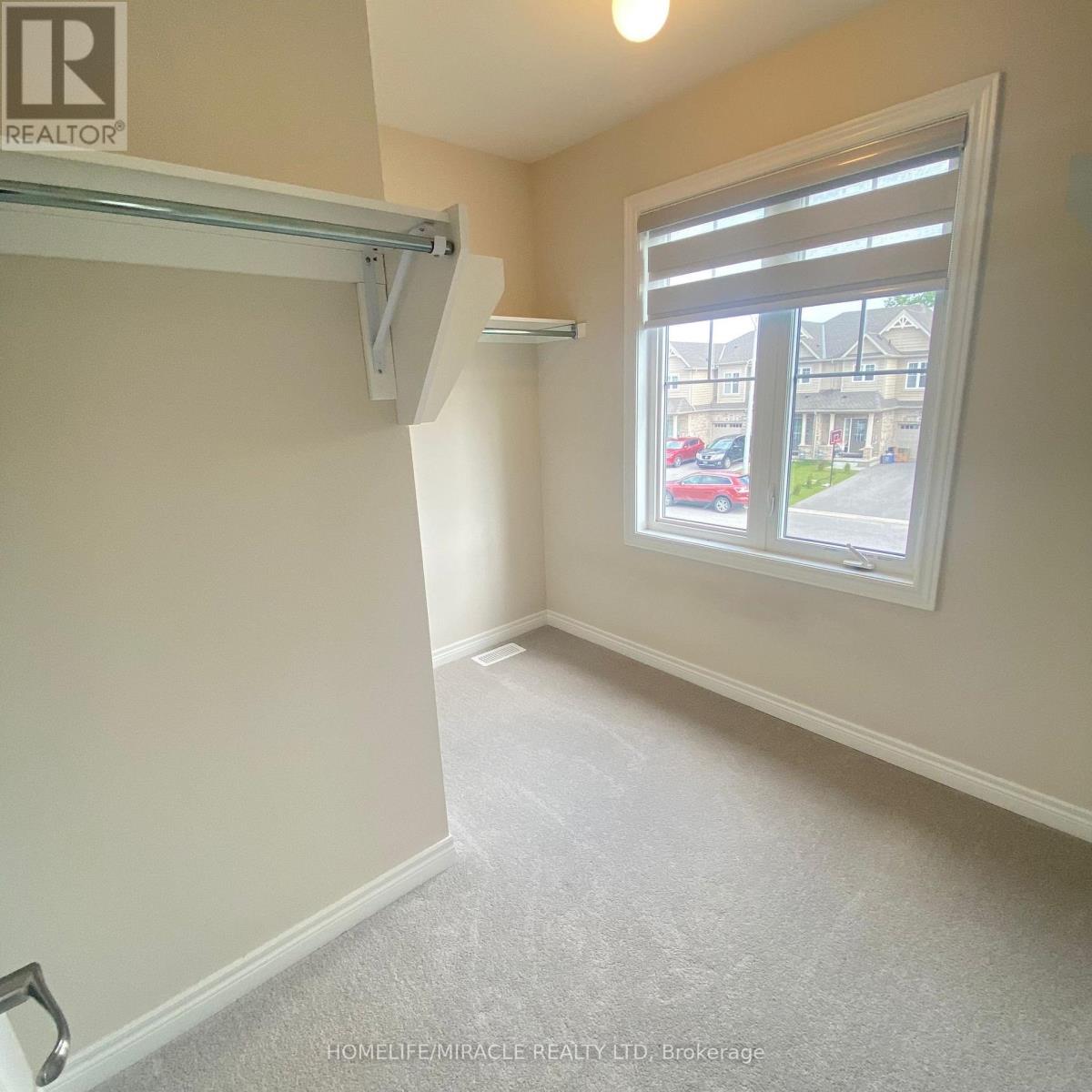 89 Sunflower Place, Welland, Ontario L3C 0H8 - Photo 9 - X12520026