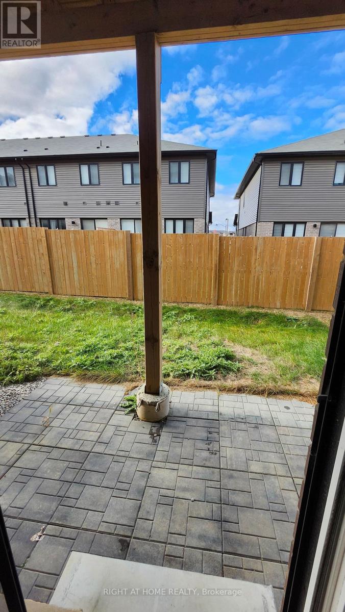 72 - 461 Blackburn Drive, Brantford, Ontario  N3T 0W9 - Photo 19 - X12520030