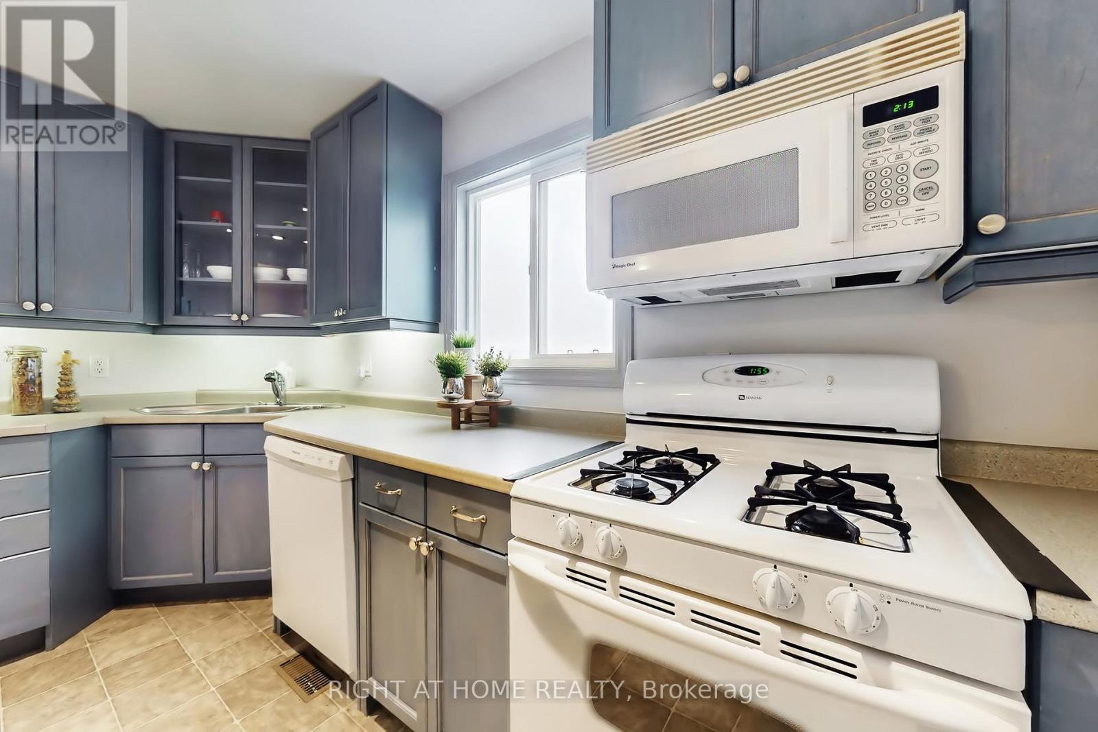 505061 Grey Road 1 Road, Georgian Bluffs, Ontario  N0H 2T0 - Photo 8 - X12520048