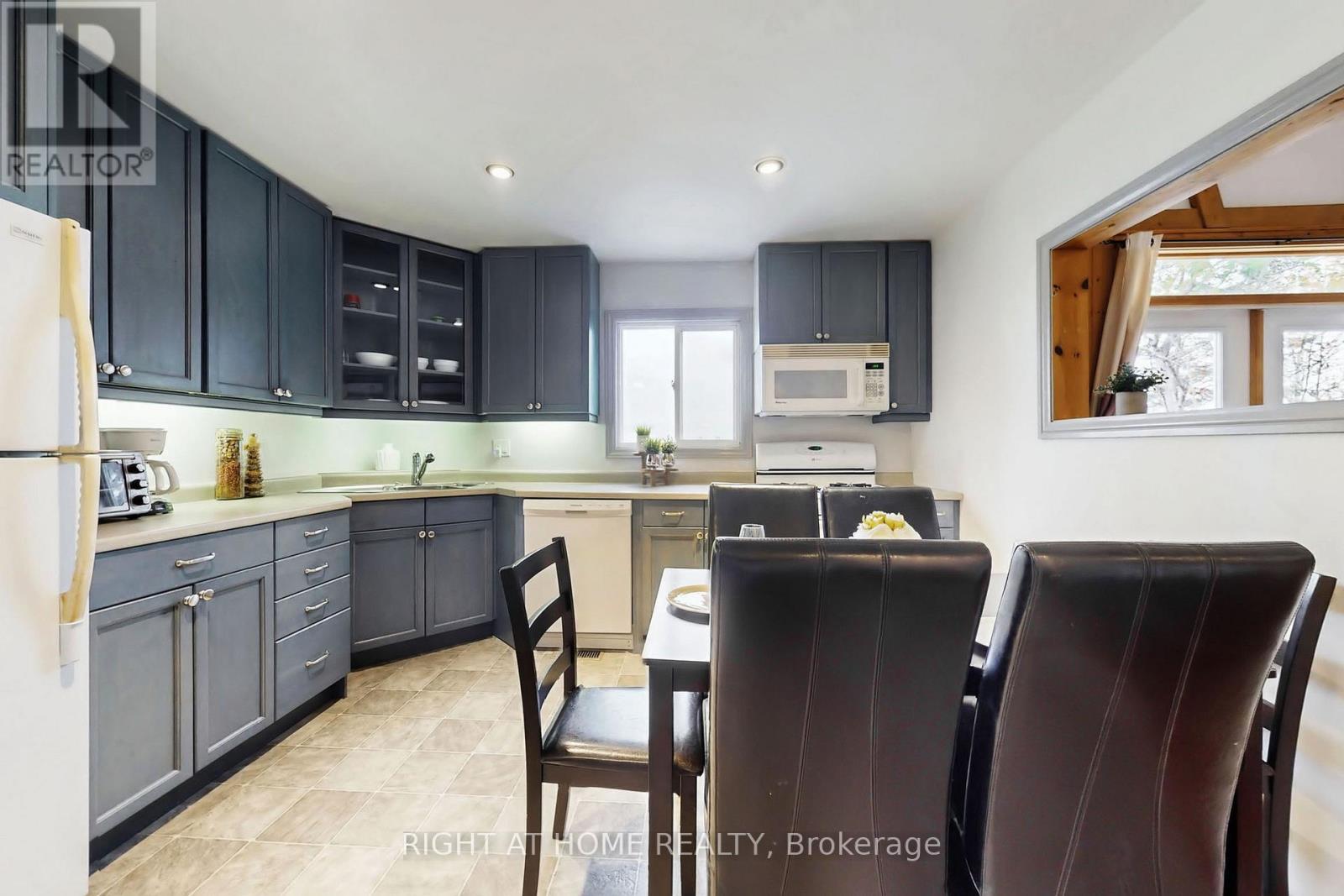 505061 Grey Road 1 Road, Georgian Bluffs, Ontario  N0H 2T0 - Photo 9 - X12520048