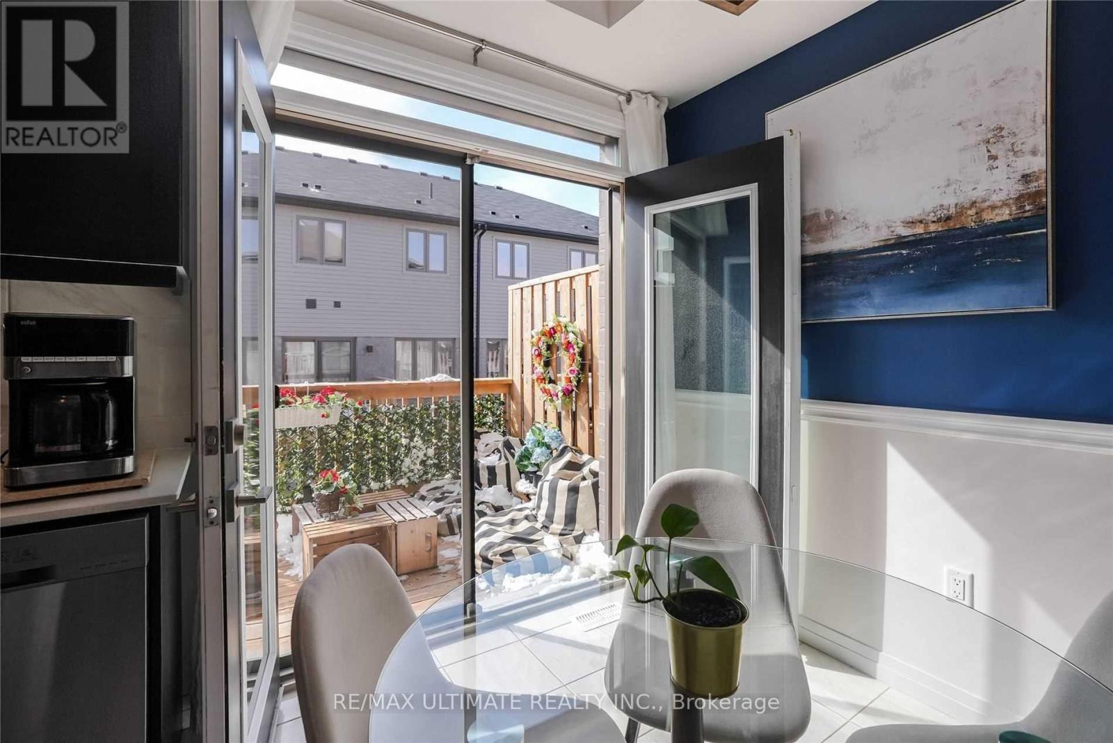 290 - 30 Times Square Boulevard, Hamilton, Ontario L8J 0L9 - Photo 10 - X12520066