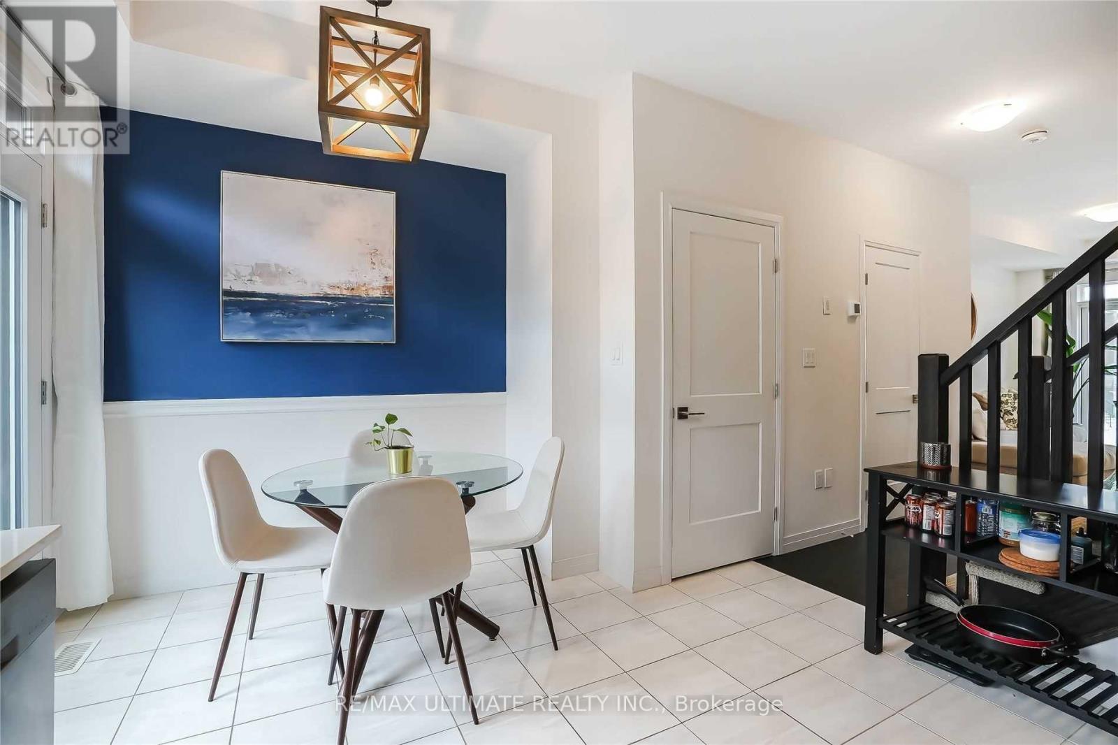 290 - 30 Times Square Boulevard, Hamilton, Ontario L8J 0L9 - Photo 11 - X12520066