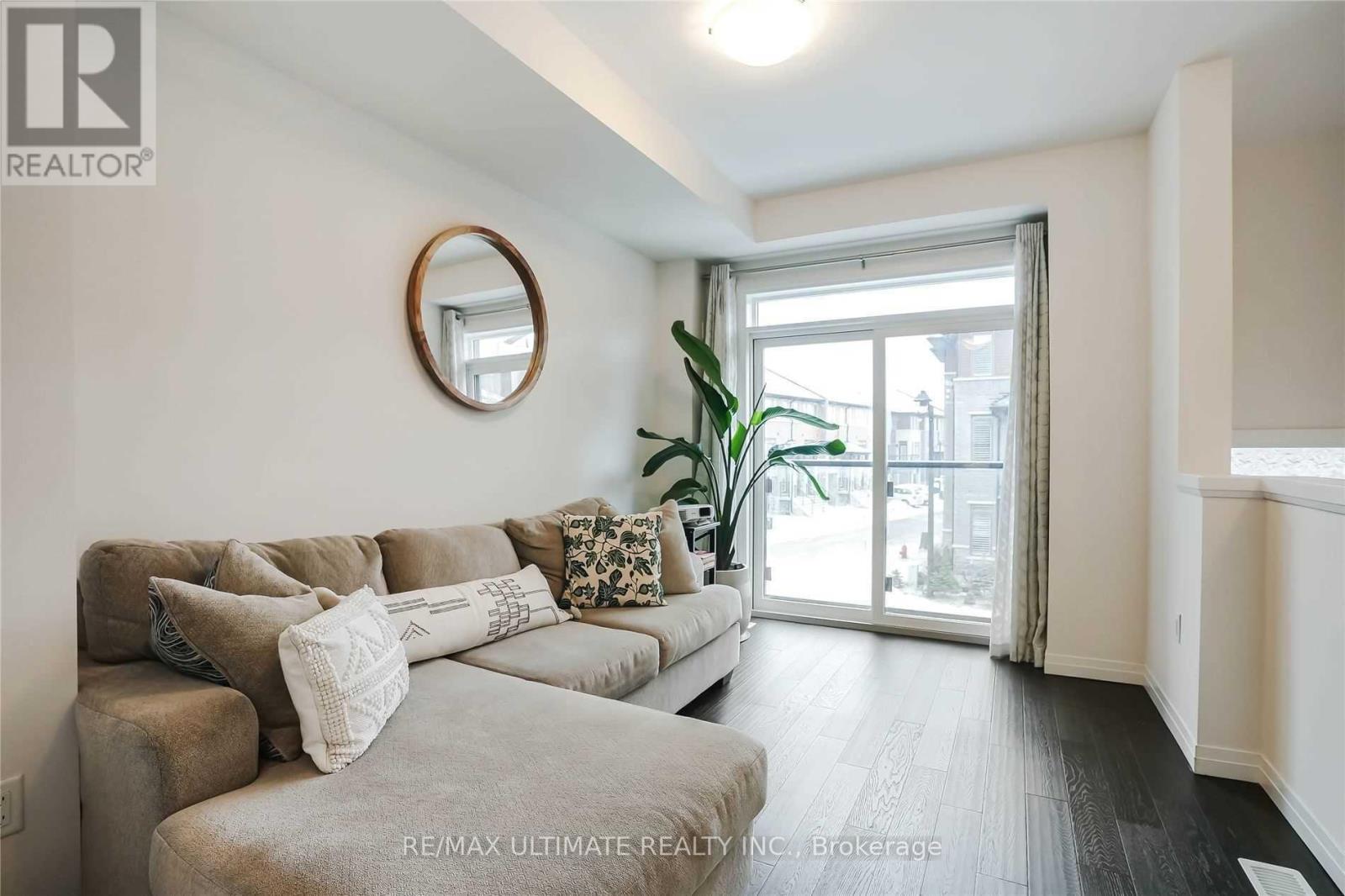 290 - 30 Times Square Boulevard, Hamilton, Ontario L8J 0L9 - Photo 2 - X12520066