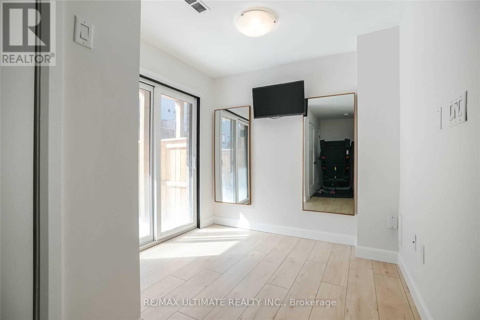 290 - 30 Times Square Boulevard, Hamilton, Ontario L8J 0L9 - Photo 26 - X12520066