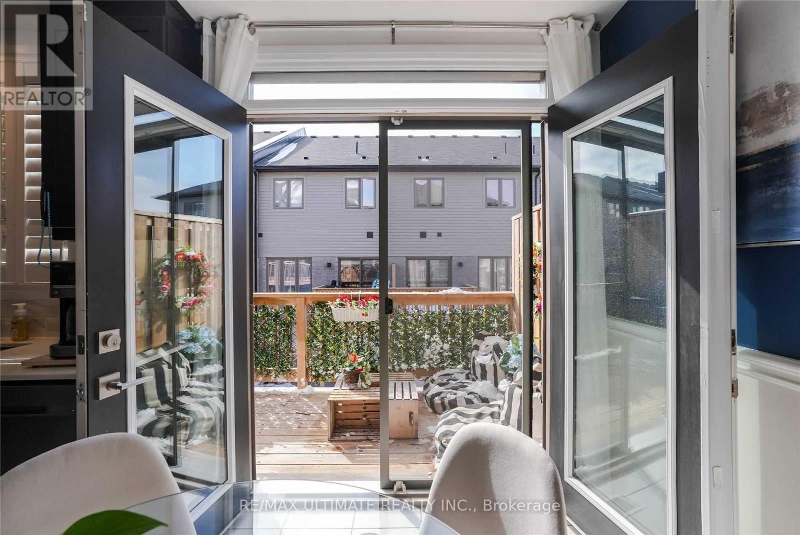 290 - 30 Times Square Boulevard, Hamilton, Ontario L8J 0L9 - Photo 9 - X12520066