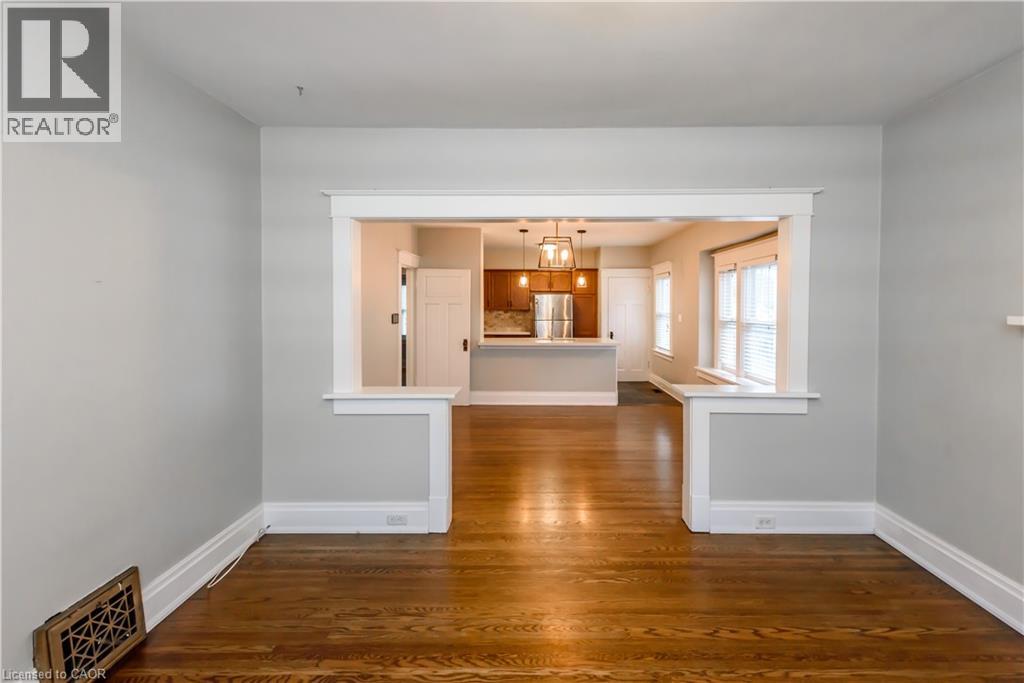 9 Atwood Street, St. Catharines, Ontario  L2R 1G9 - Photo 2 - 40785485