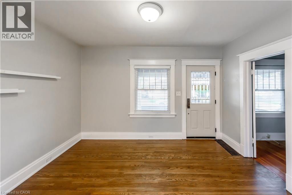 9 Atwood Street, St. Catharines, Ontario  L2R 1G9 - Photo 3 - 40785485