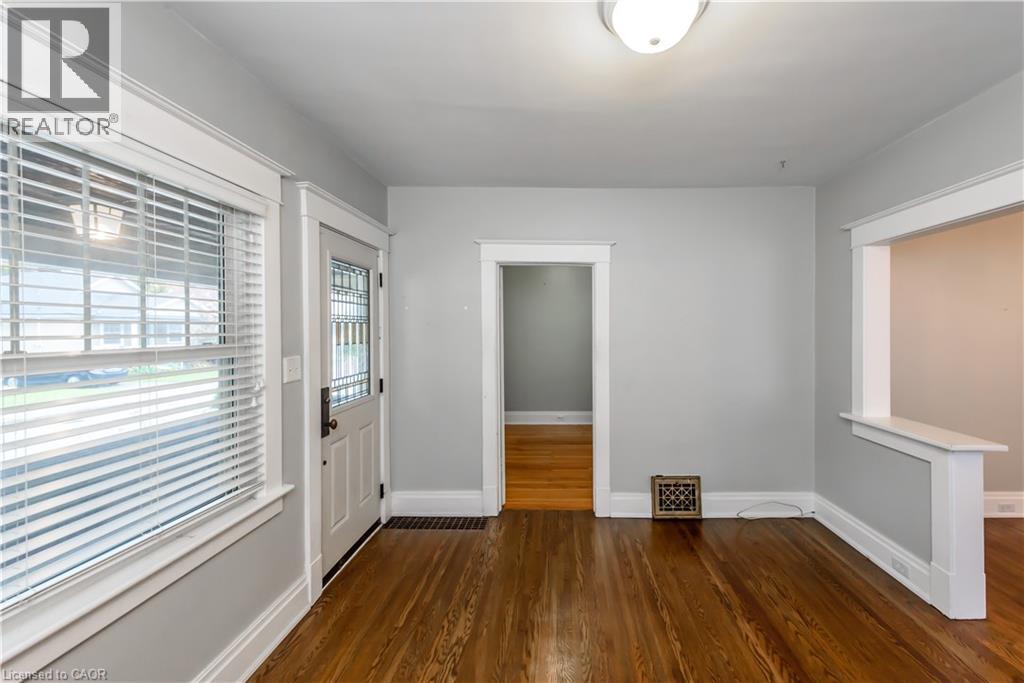 9 Atwood Street, St. Catharines, Ontario  L2R 1G9 - Photo 6 - 40785485