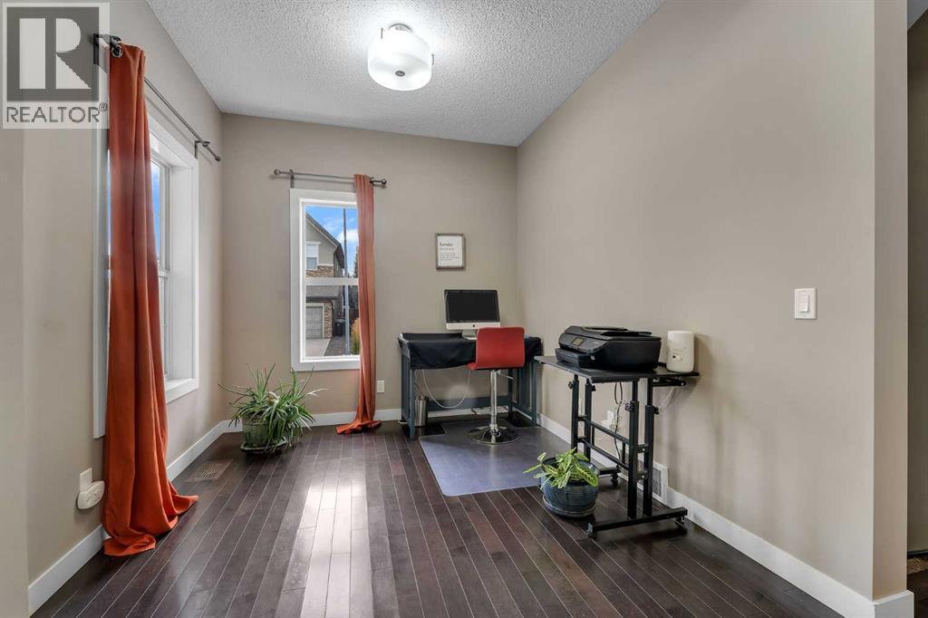 56 Cranarch Manor Se, Calgary, Alberta  T3M 1L8 - Photo 3 - A2253559