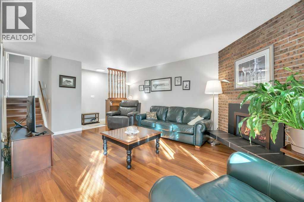 543 Maidstone Drive Ne, Calgary, Alberta  T2A 4B6 - Photo 8 - A2265165