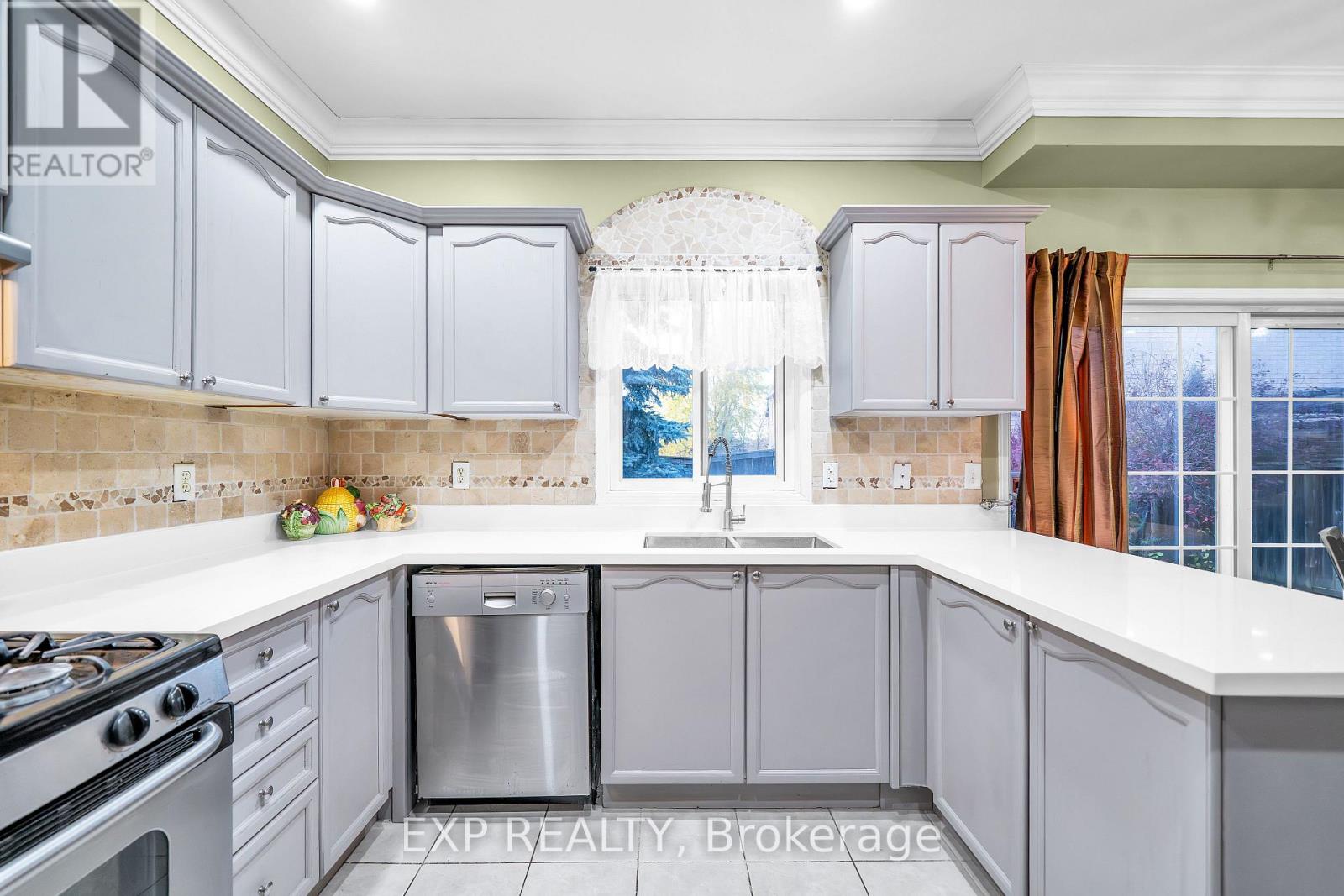 11 Welbourne Court, Ajax, Ontario  L1T 4Y9 - Photo 13 - E12520092