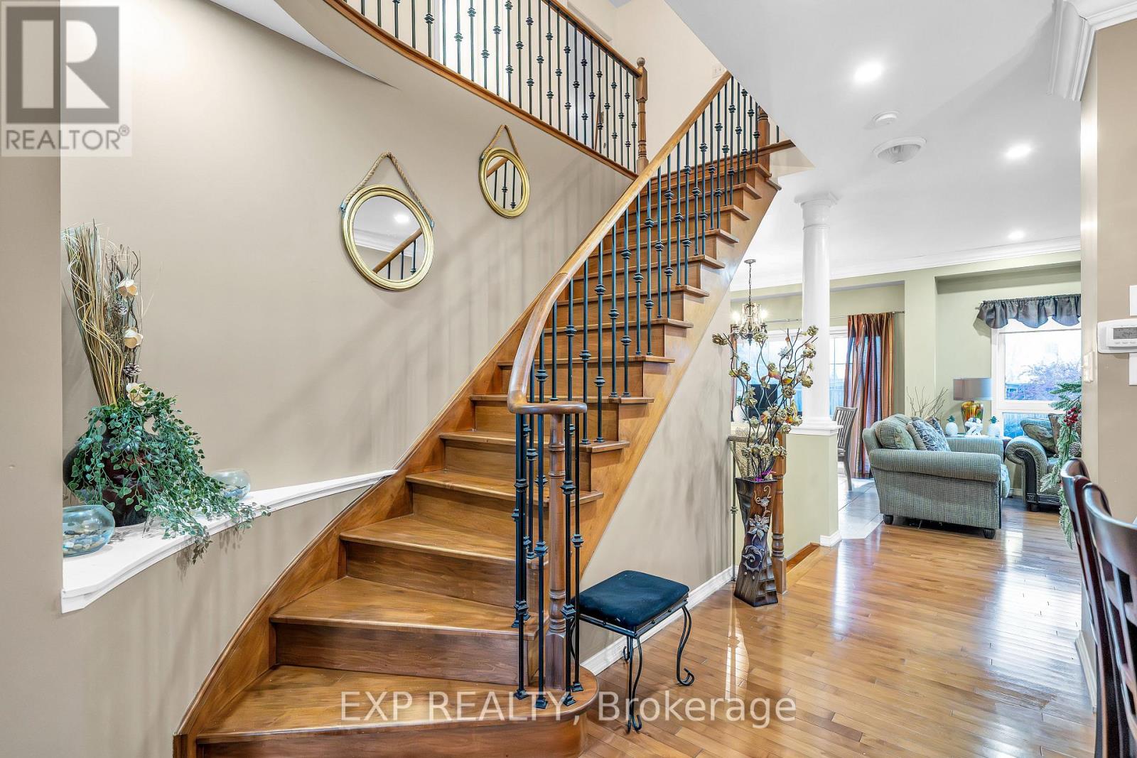 11 Welbourne Court, Ajax, Ontario  L1T 4Y9 - Photo 6 - E12520092