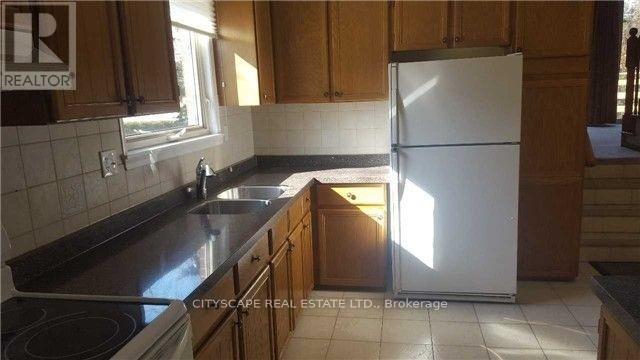 2075 Salmon Road, Oakville, Ontario  L6L 1M2 - Photo 6 - W12520106