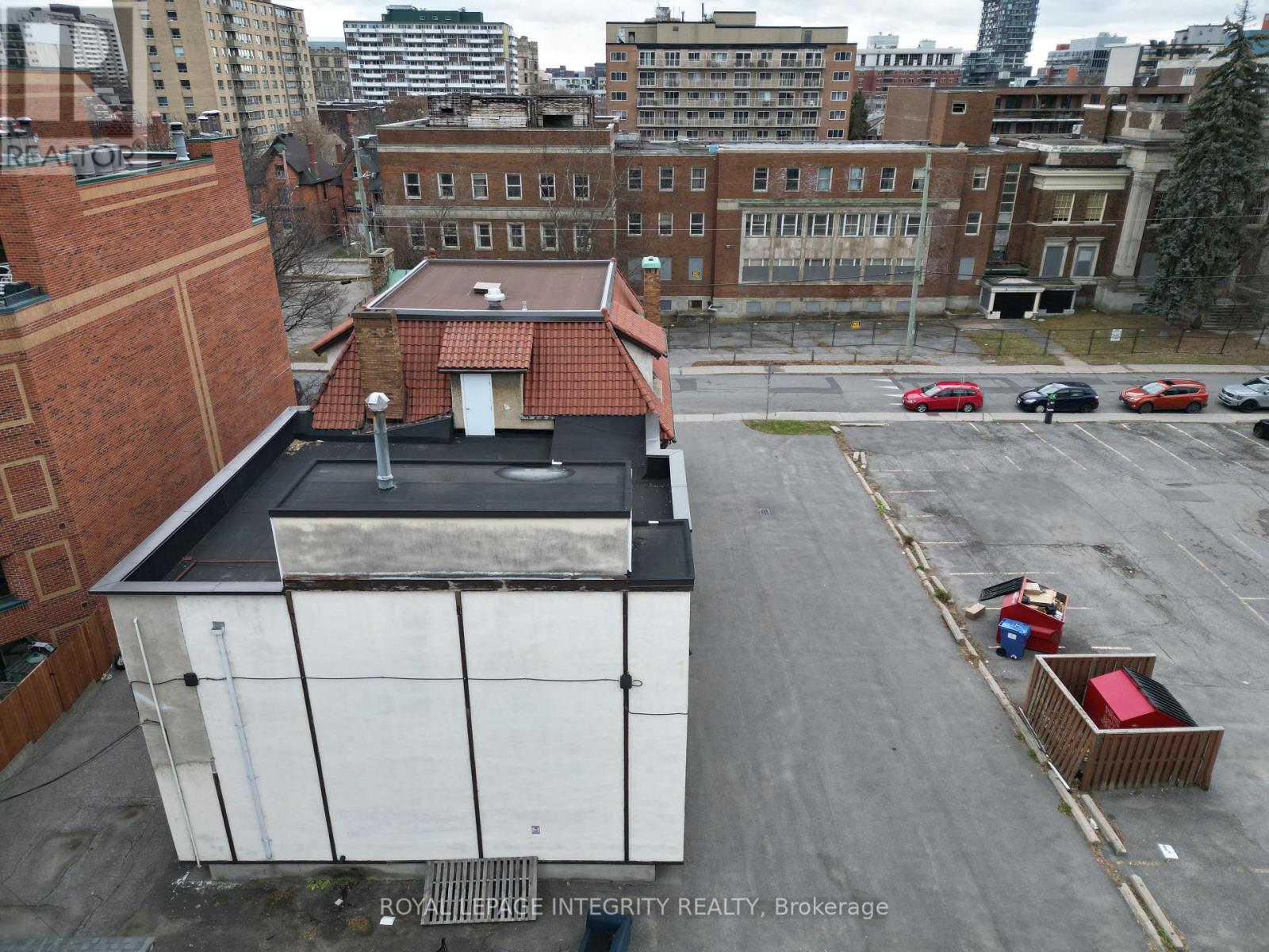 307 Gilmour Street, Ottawa, Ontario K2P 0P7 - Photo 10 - X12520114