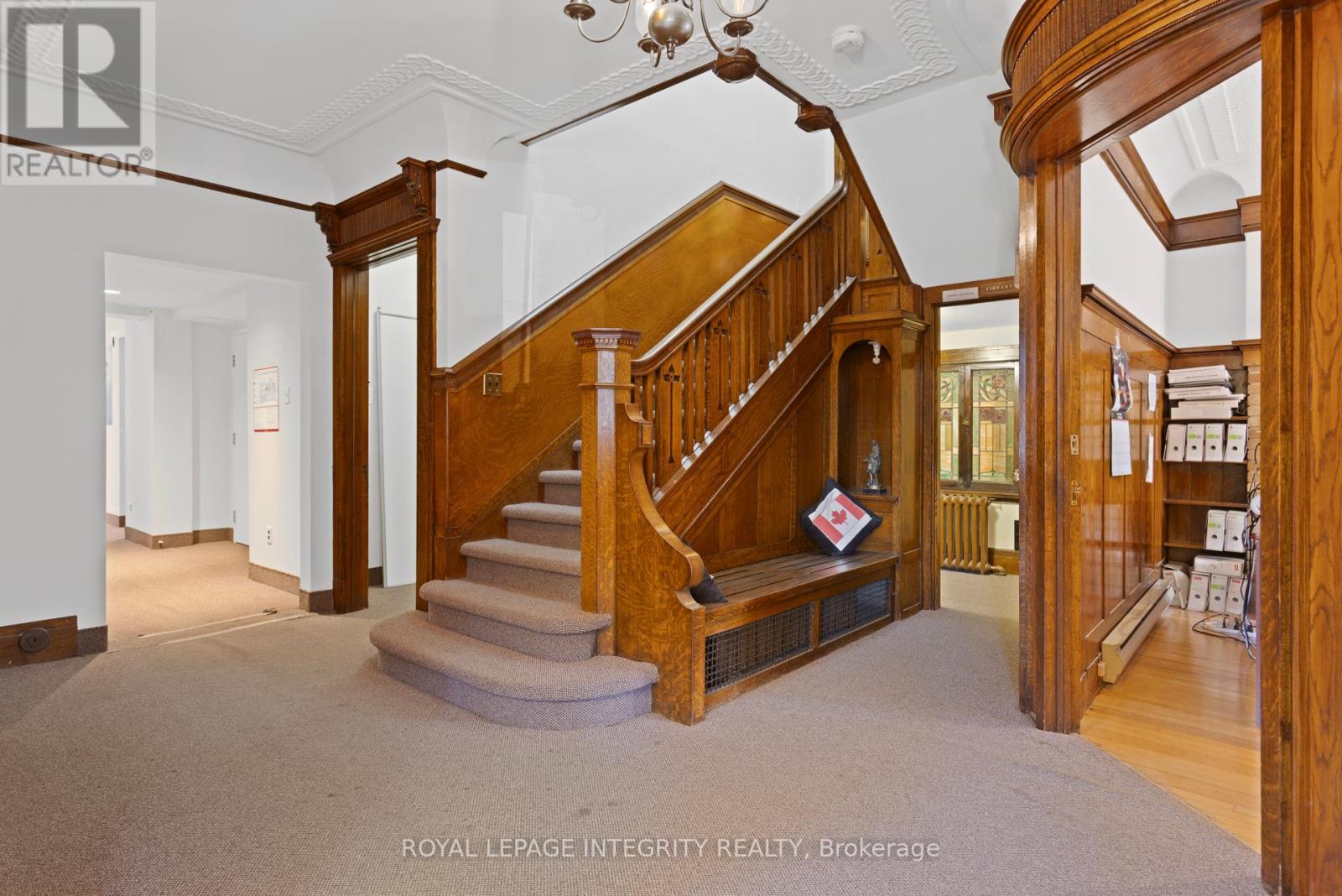 307 Gilmour Street, Ottawa, Ontario K2P 0P7 - Photo 12 - X12520114