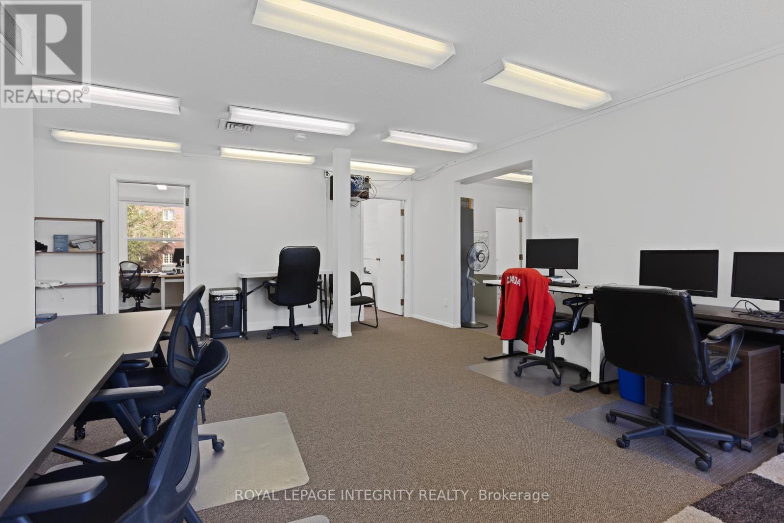 307 Gilmour Street, Ottawa, Ontario K2P 0P7 - Photo 13 - X12520114