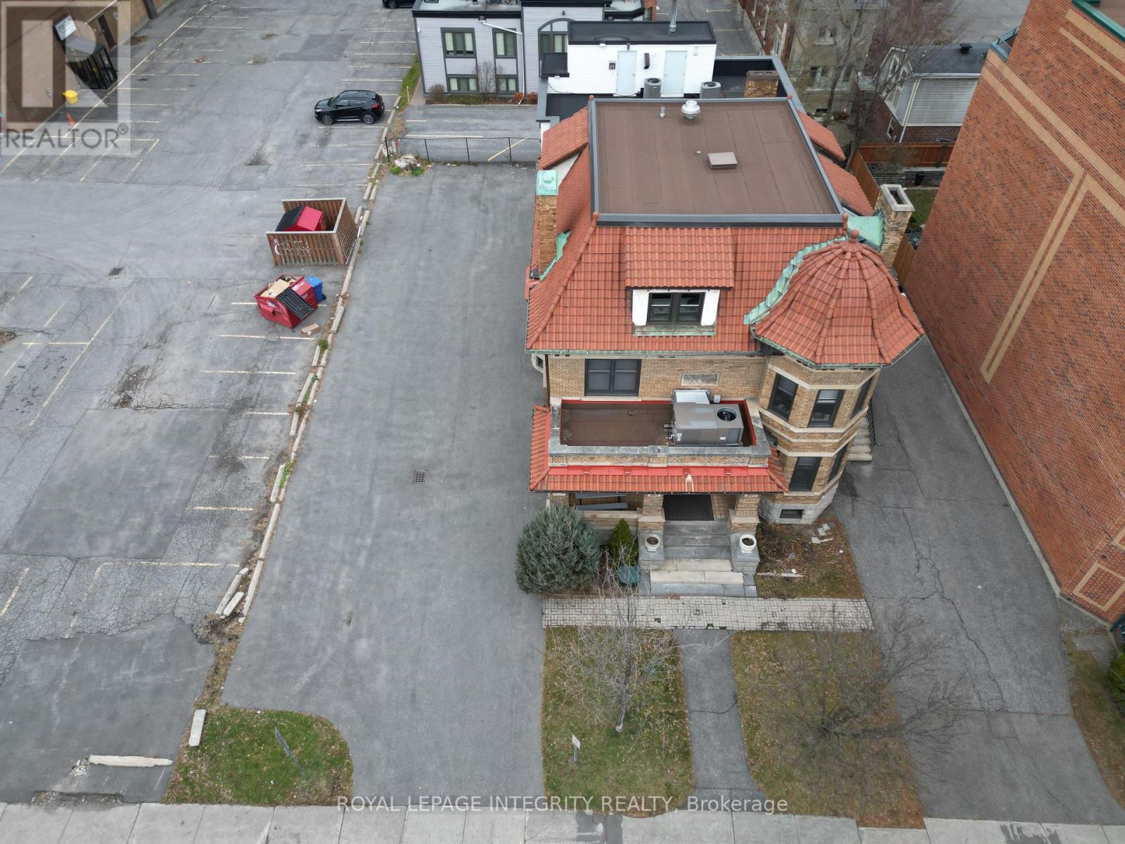 307 Gilmour Street, Ottawa, Ontario K2P 0P7 - Photo 6 - X12520114