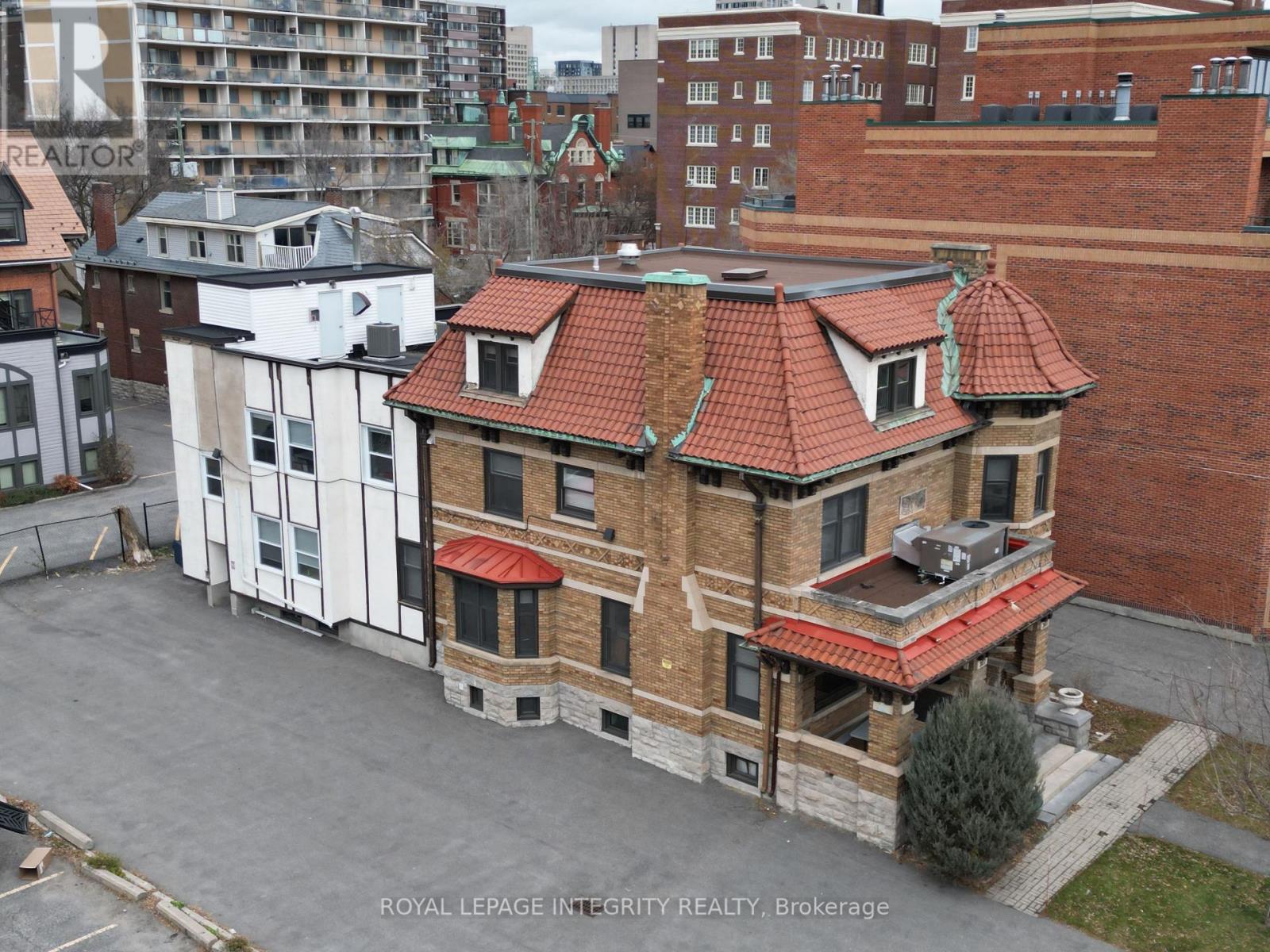 307 Gilmour Street, Ottawa, Ontario K2P 0P7 - Photo 7 - X12520114