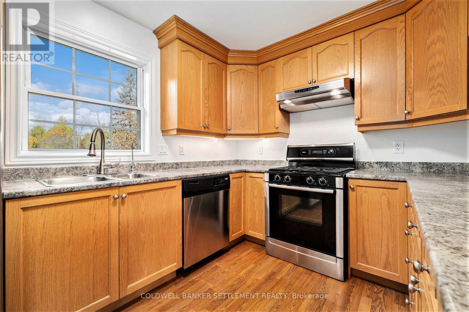 118 Bay Street, Drummond/north Elmsley, Ontario K7C 4K9 - Photo 10 - X12520120