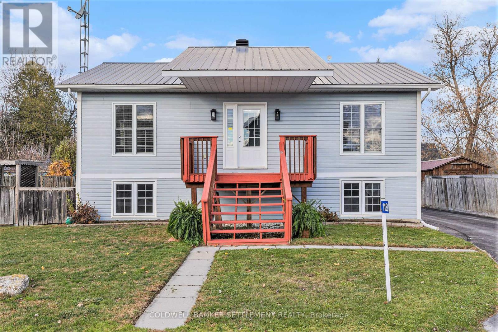 118 Bay Street, Drummond/north Elmsley, Ontario K7C 4K9 - Photo 2 - X12520120