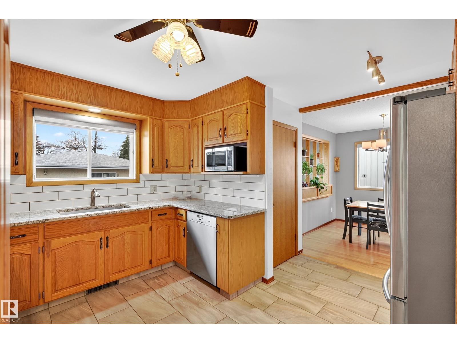 9616 154 St Nw, Edmonton, Alberta  T5P 2G1 - Photo 12 - E4464990