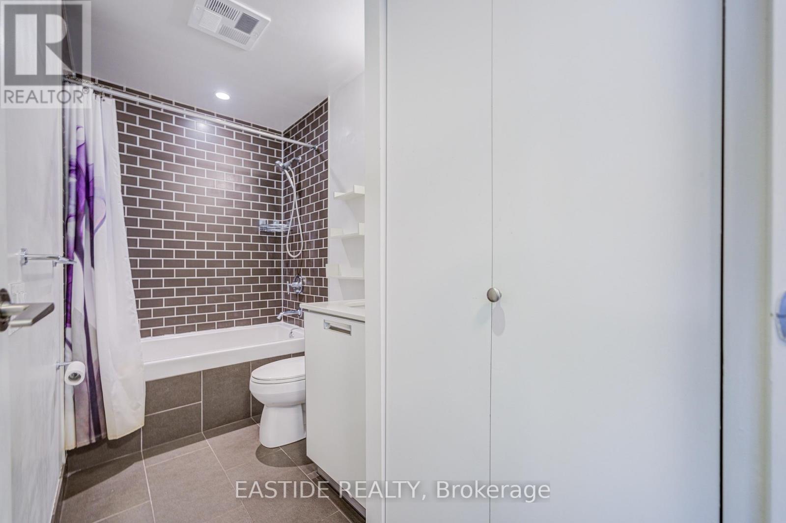 807 - 33 Charles Street E, Toronto, Ontario  M4Y 0A2 - Photo 30 - C12520150