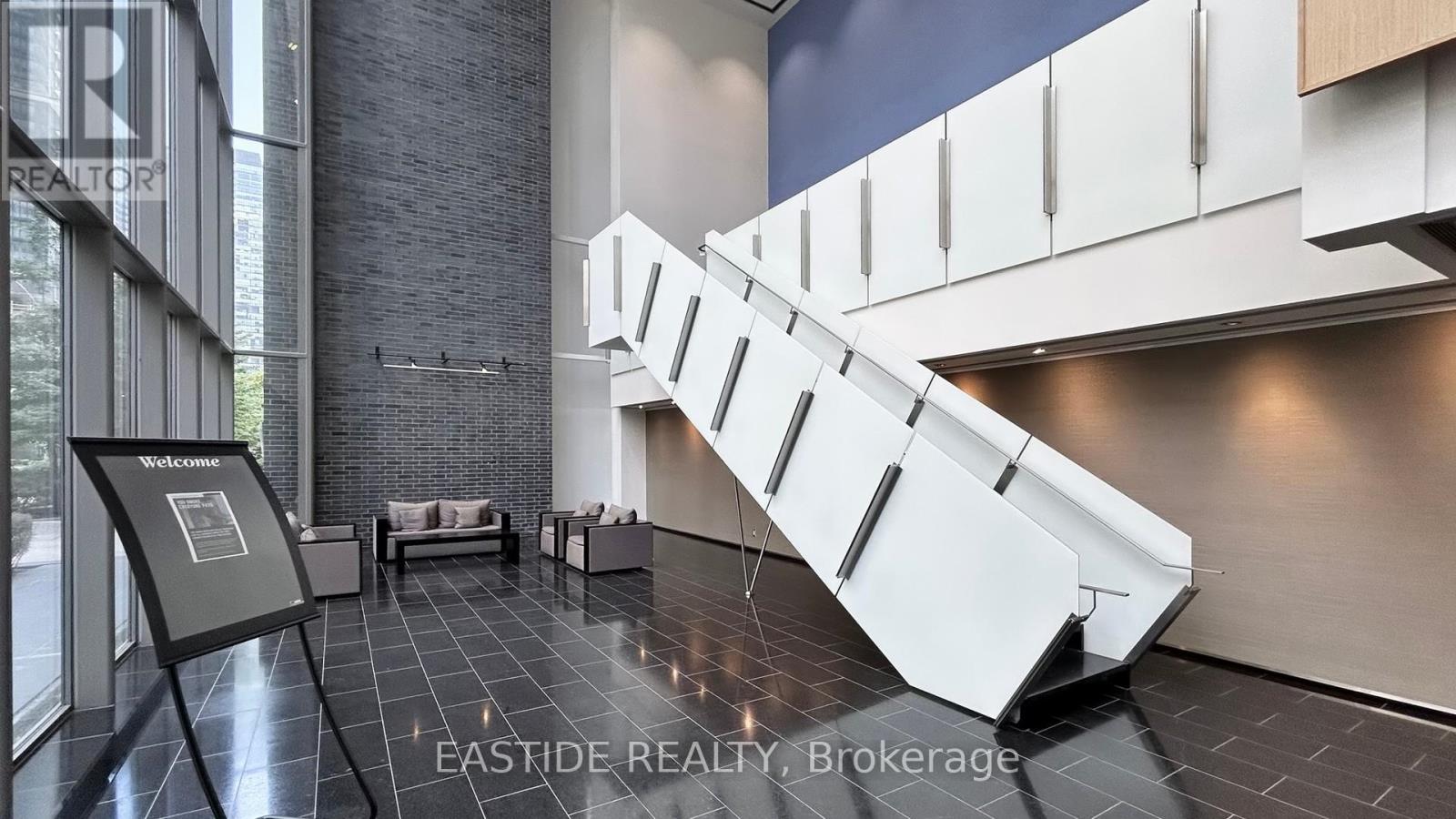 807 - 33 Charles Street E, Toronto, Ontario  M4Y 0A2 - Photo 45 - C12520150