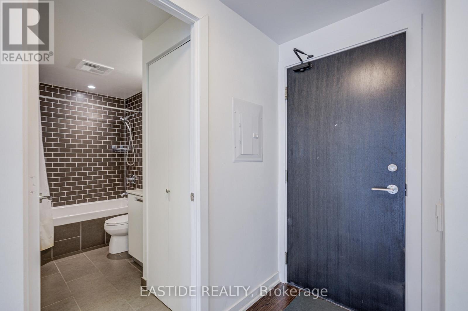 807 - 33 Charles Street E, Toronto, Ontario  M4Y 0A2 - Photo 9 - C12520150