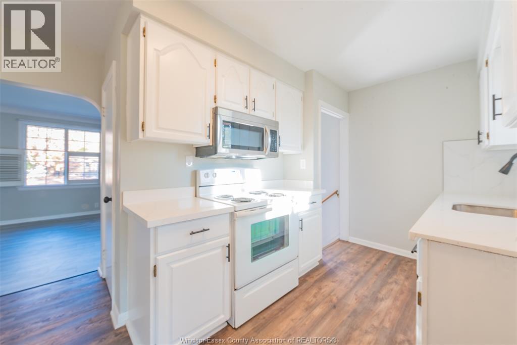 3725 Mckay Avenue, Windsor, Ontario N9E 2S3 - Photo 11 - 25027744