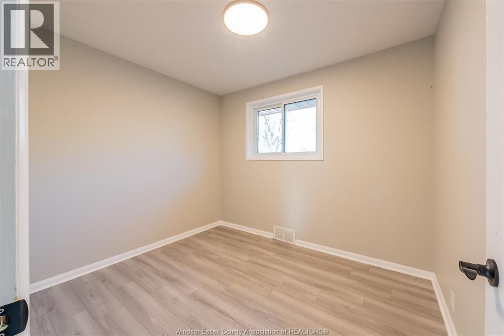 3725 Mckay Avenue, Windsor, Ontario N9E 2S3 - Photo 12 - 25027744