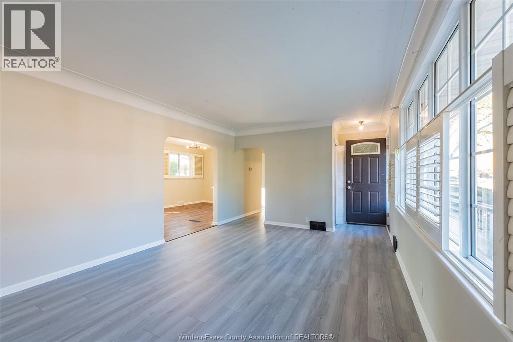 3725 Mckay Avenue, Windsor, Ontario N9E 2S3 - Photo 5 - 25027744
