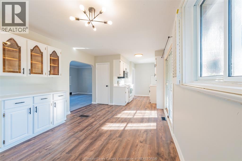 3725 Mckay Avenue, Windsor, Ontario N9E 2S3 - Photo 8 - 25027744