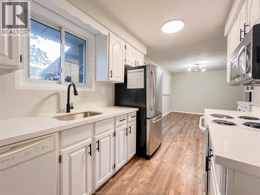 3725 Mckay Avenue, Windsor, Ontario N9E 2S3 - Photo 9 - 25027744