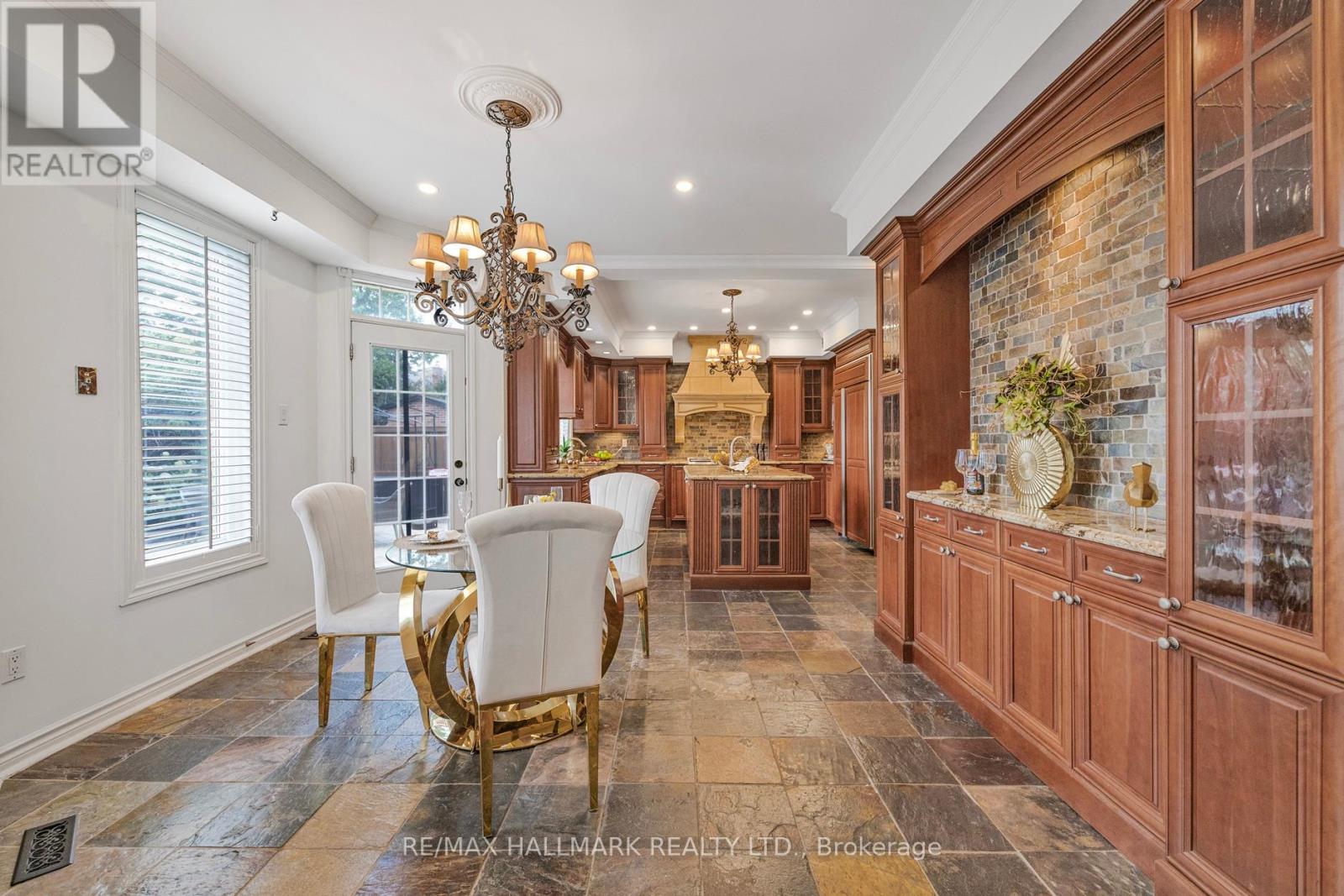 59 Oatlands Crescent, Richmond Hill, Ontario  L4C 9P2 - Photo 16 - N12520118