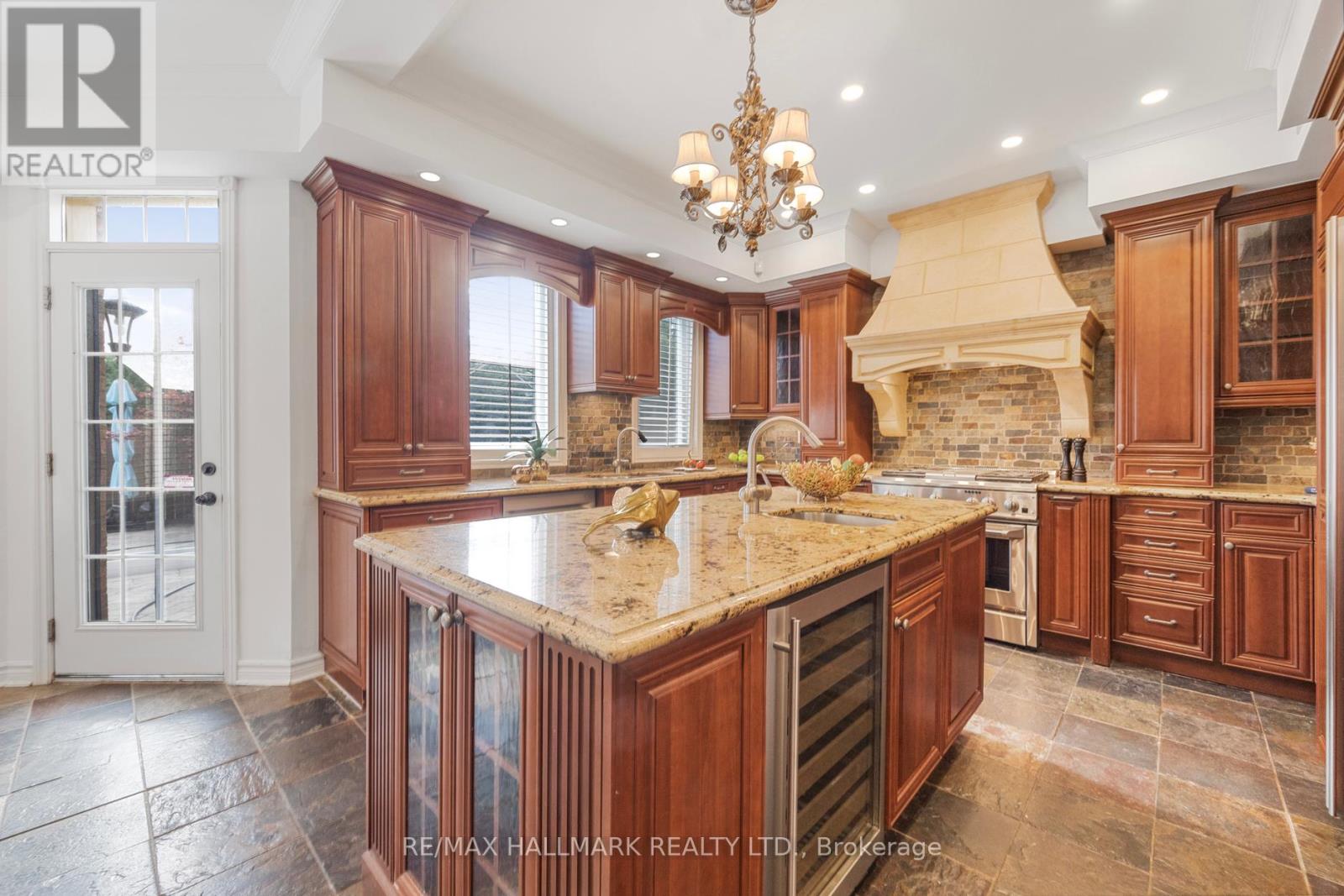 59 Oatlands Crescent, Richmond Hill, Ontario  L4C 9P2 - Photo 17 - N12520118