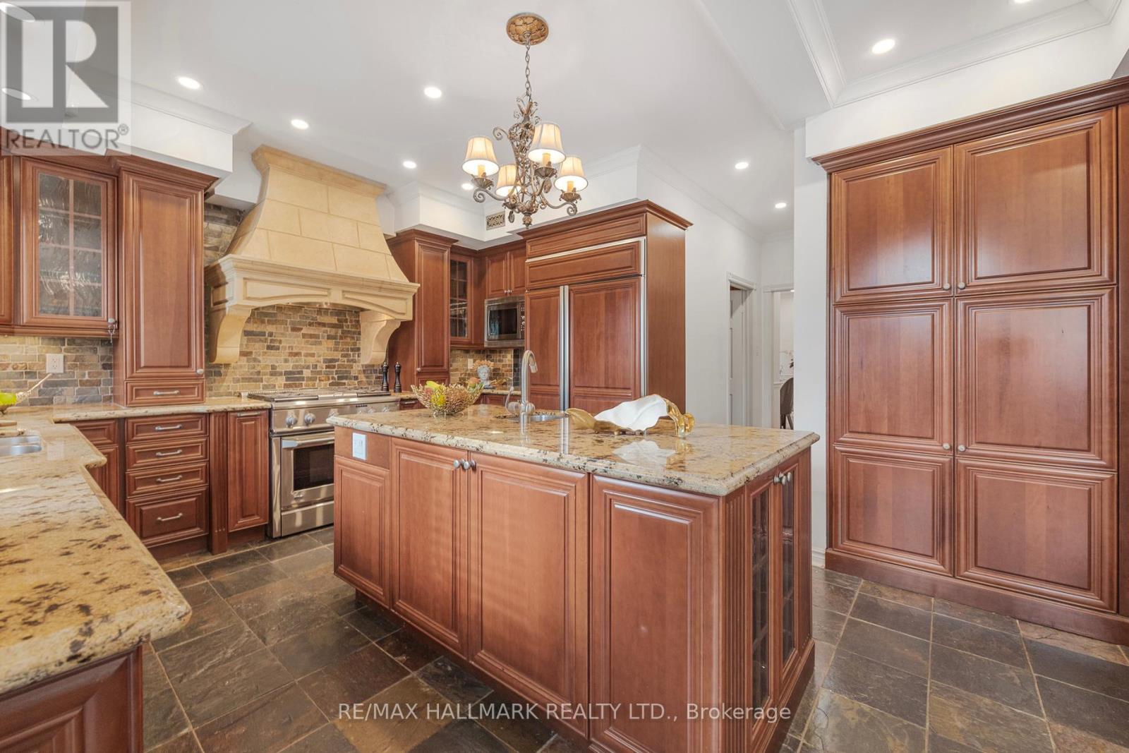 59 Oatlands Crescent, Richmond Hill, Ontario  L4C 9P2 - Photo 7 - N12520118