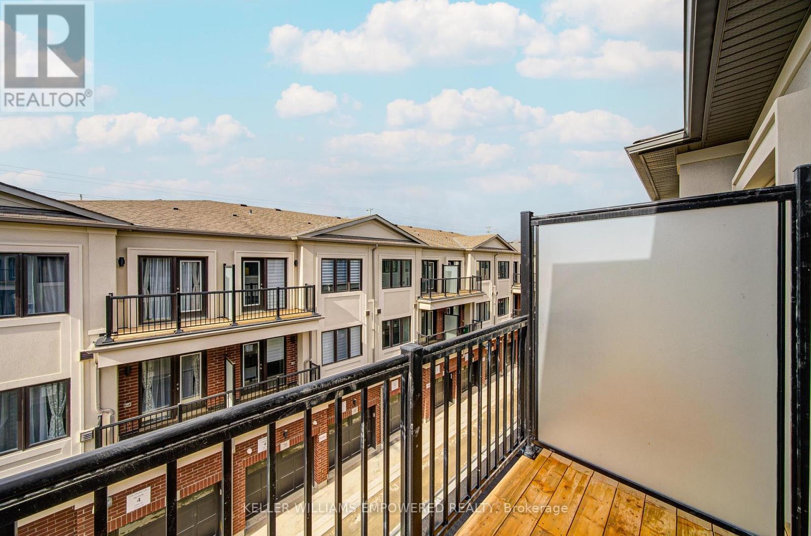 73 Matawin Lane, Richmond Hill, Ontario  L4B 0H7 - Photo 3 - N12520122